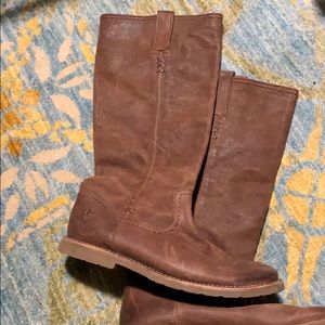 Brown leather boot